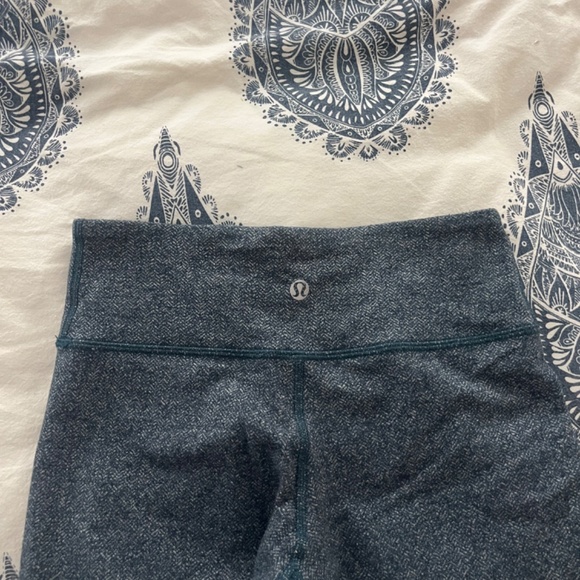 Lululemon Herringbone Wunder Unders size 4 - Picture 4 of 4